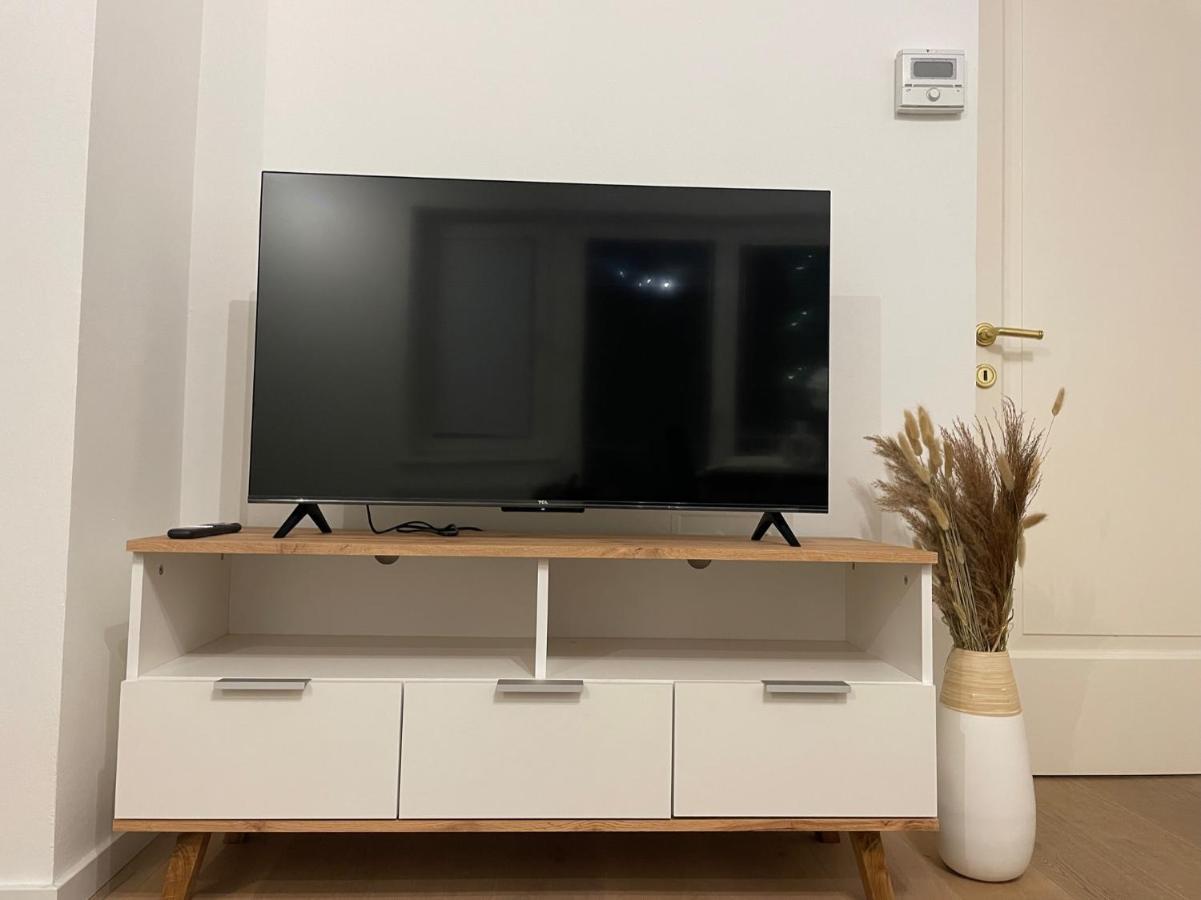 80M2 Apartment With Balcony & Free Netflix Wenen Buitenkant foto